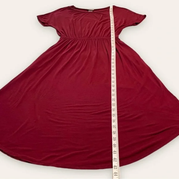 Short Sleeve Jersey Knit Midi Dress with Pockets Burgundy Size Small - Picture 7 of 15